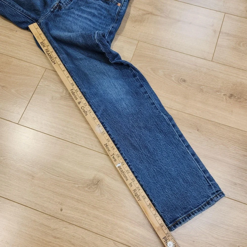 Levis 501 Jeans Womens 26x30‎ Medium Wash Blue High Rise Straight Denim Pants